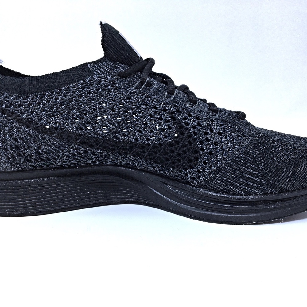 Nike Flyknit Racer Triple Black Mens/Womens New - Picture 4 of 8